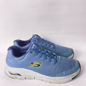 Men’s Skechers Arch Fit sneakers in light blue with yellow accents 9.5